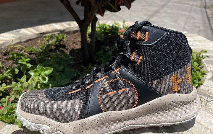 Under Armour Sneakers